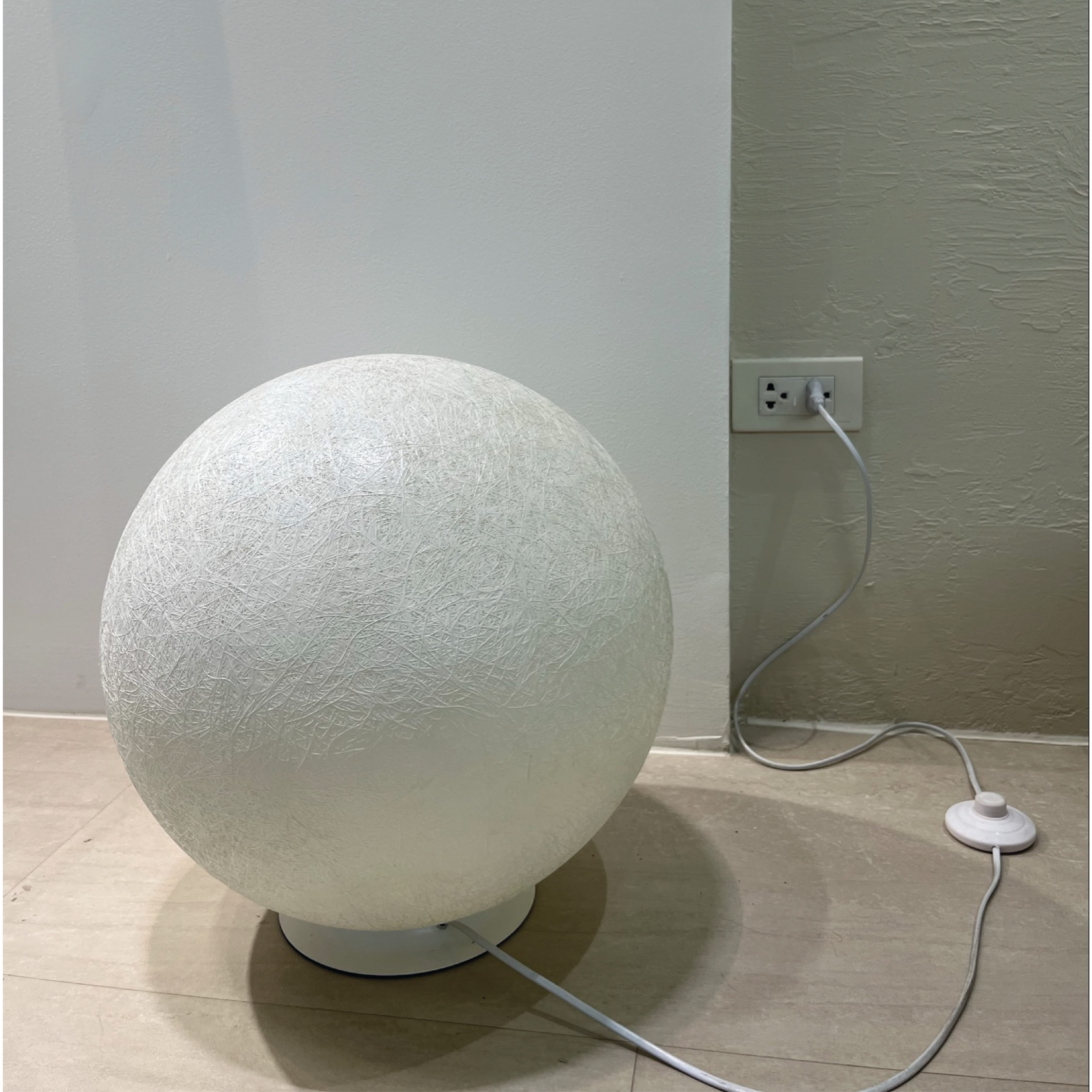 ไฟตั้งโต๊ะ SL LIGHTING MOON-T E27 40 ซม. สีขาว
